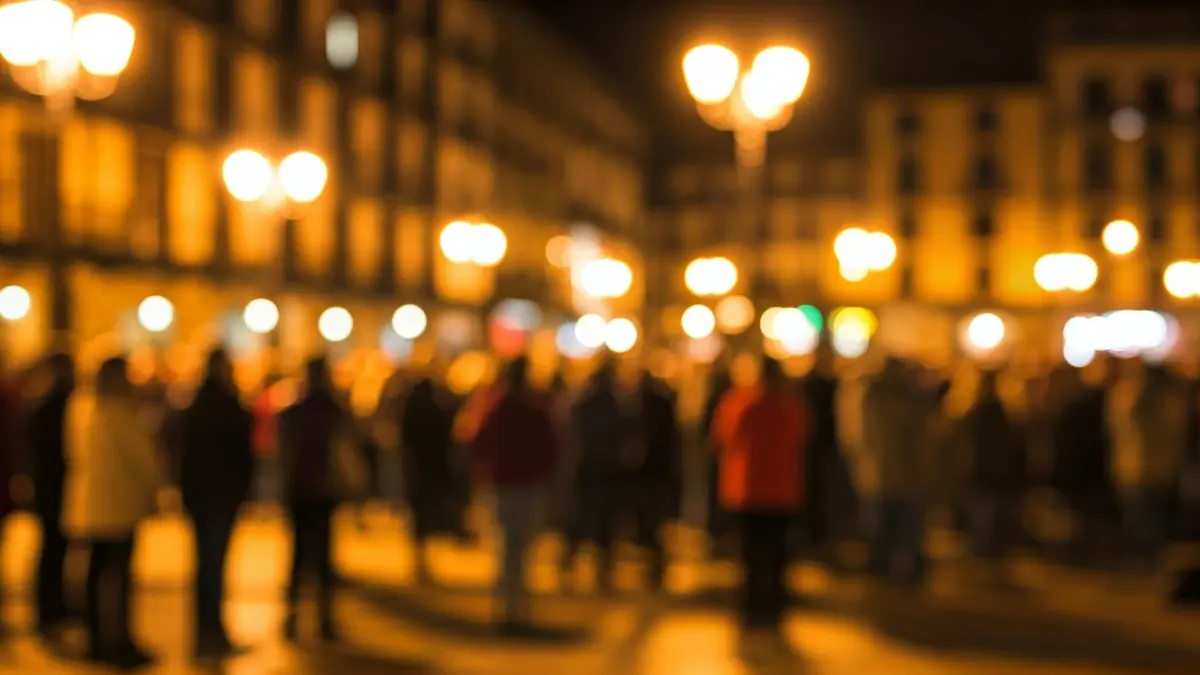 Irudi generikoa gaueko elkarretaratze batena, argi epelak eta mugimendu sentsazioa dituena.