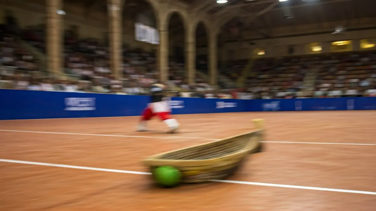 Imagen genérica de una cesta de cesta punta en un frontón.