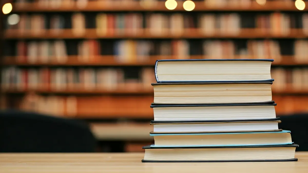 Irudi generikoa liburu eta sormen proiektuen inguruan.