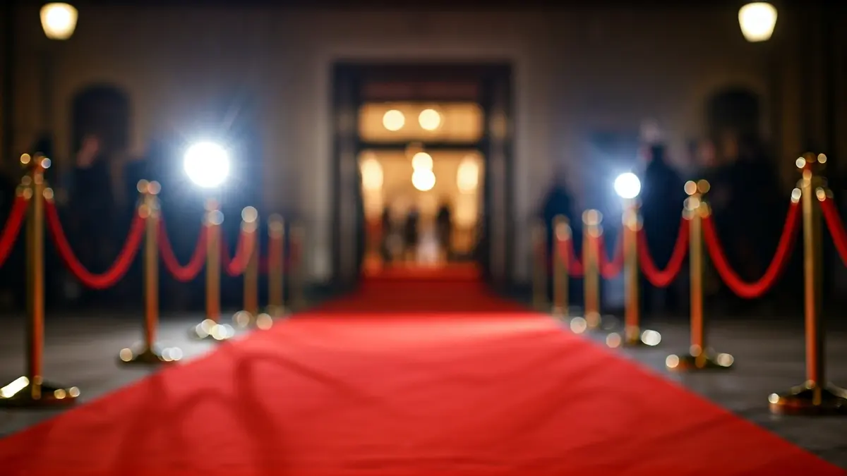 Imagen genérica de una alfombra roja en un ambiente festivo.