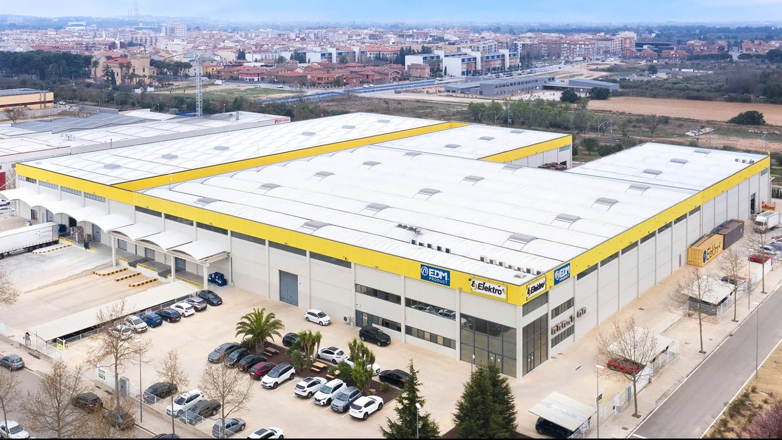 Elektro3-ek ferraia-dendak eta auzoko saltokiak eraldaketa digitalean eta fisikoan bultzatzen ditu