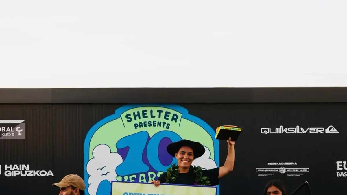 Lucía Machado, winner of the Shelter 4Teens open, at the prize-giving. Photo: Gorka Ezkurdia
